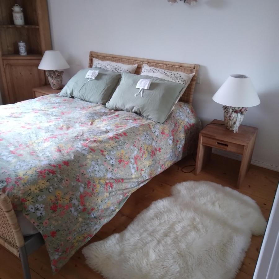 Les Dames De La Saugiat Bed and Breakfast Le Fied Buitenkant foto