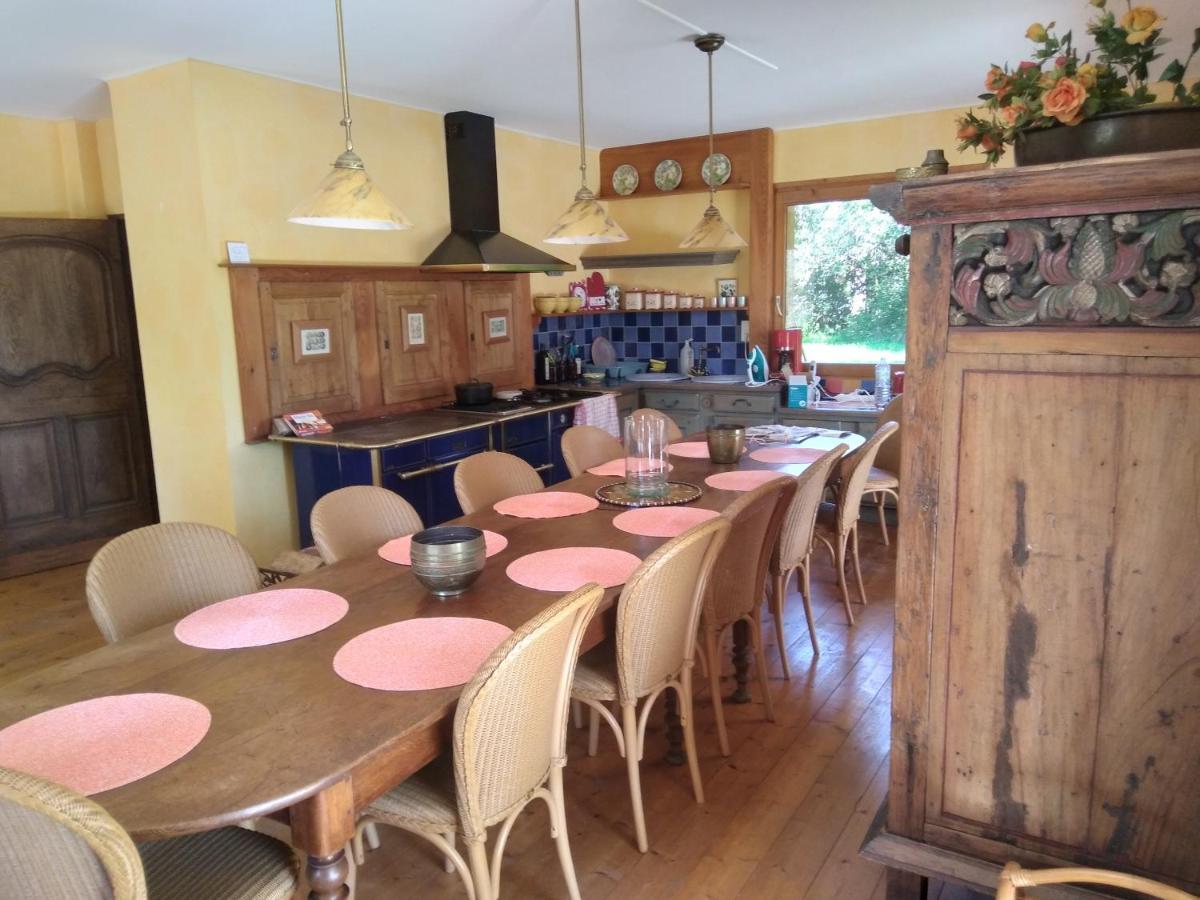 Les Dames De La Saugiat Bed and Breakfast Le Fied Buitenkant foto