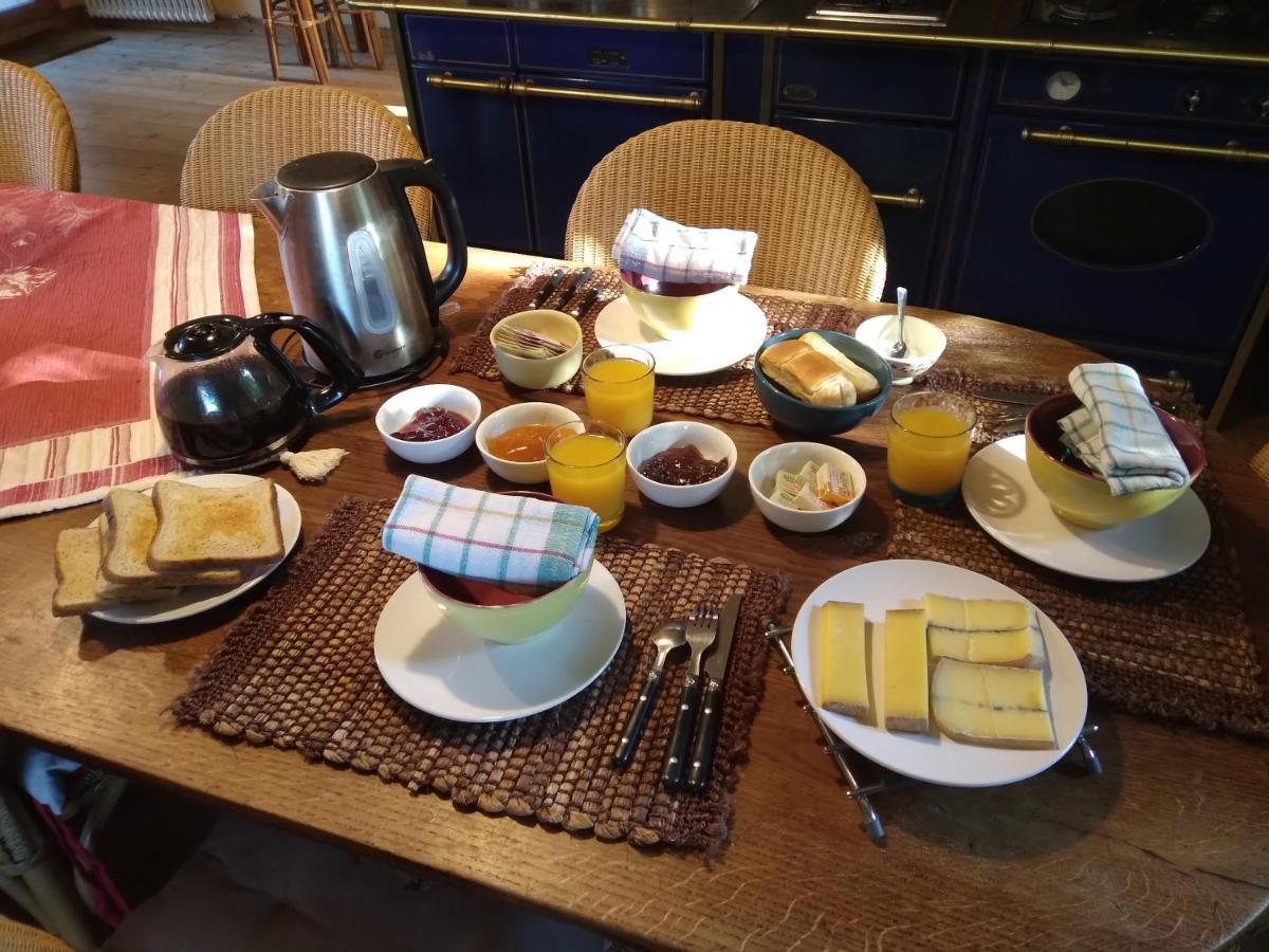 Les Dames De La Saugiat Bed and Breakfast Le Fied Buitenkant foto